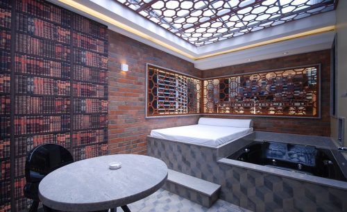 img-suite-50-tons-quo-teto-solar-quo-motel