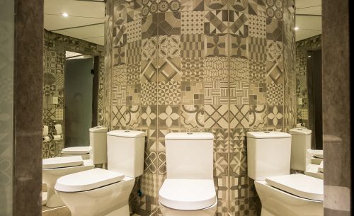 img-suite-hidro-quo-espelho-no-banheiro-quo-motel