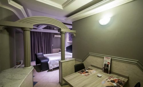 img-suite-luxo-luzes-quo-motel
