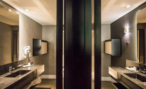 img-suite-swing-interativa-quo-textura-na-parede-quo-motel-500x305 img-suite-swing-interativa-quo-textura-na-parede-quo-motel-500x305