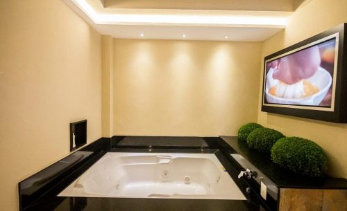 img-suite-swing-interativa-quo-tv-quo-motel-500x305 img-suite-swing-interativa-quo-tv-quo-motel-500x305